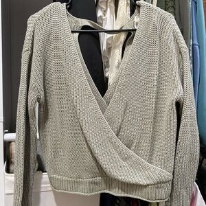 Green sweater backless